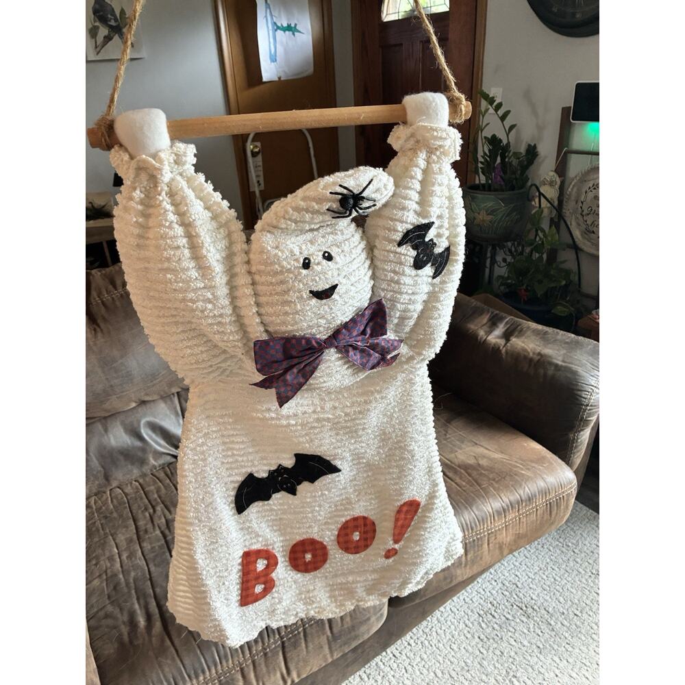 Vtg BOO White Chenille 3D Ghost Spider Attached Wooden Dowel & Hanger Bats Bow